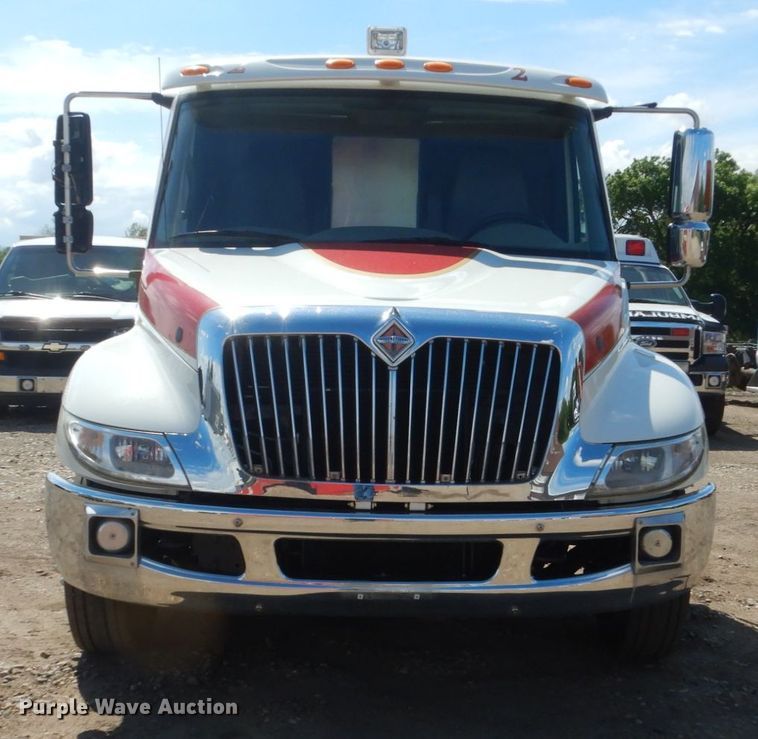 image for item IQ9533 2009 International 4300  truck cab and chassis