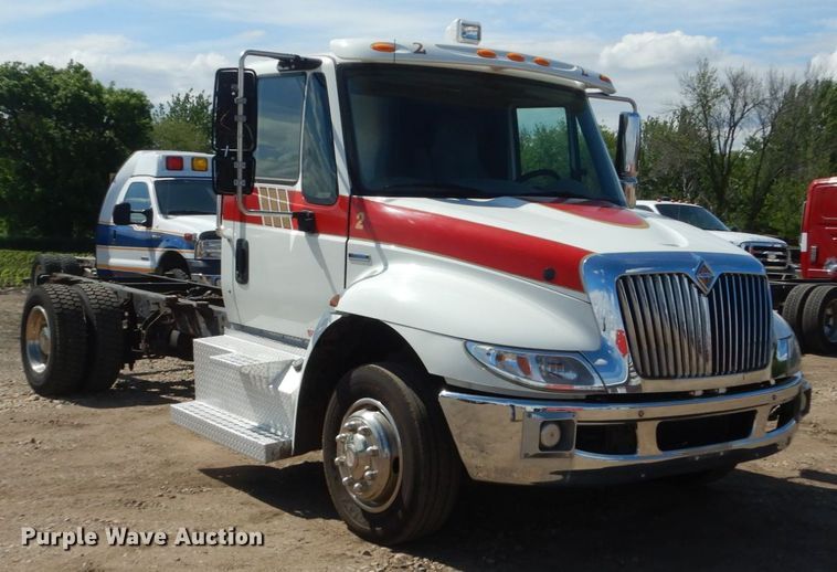 image for item IQ9533 2009 International 4300  truck cab and chassis