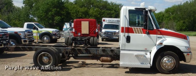 image for item IQ9533 2009 International 4300  truck cab and chassis