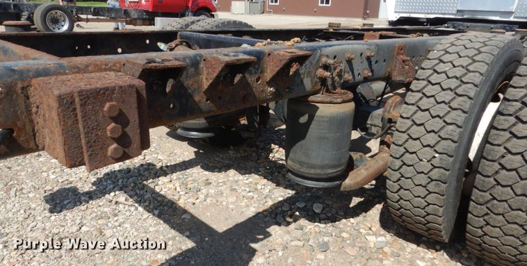 image for item IQ9533 2009 International 4300  truck cab and chassis