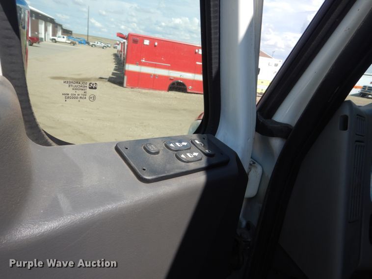 image for item IQ9533 2009 International 4300  truck cab and chassis