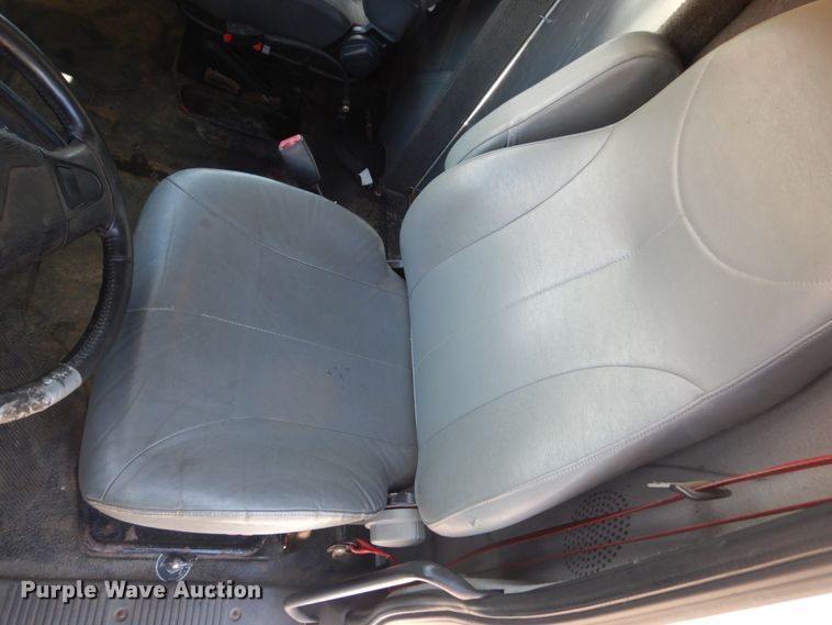 image for item IQ9533 2009 International 4300  truck cab and chassis