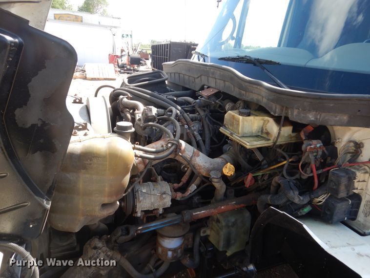 image for item IQ9533 2009 International 4300  truck cab and chassis