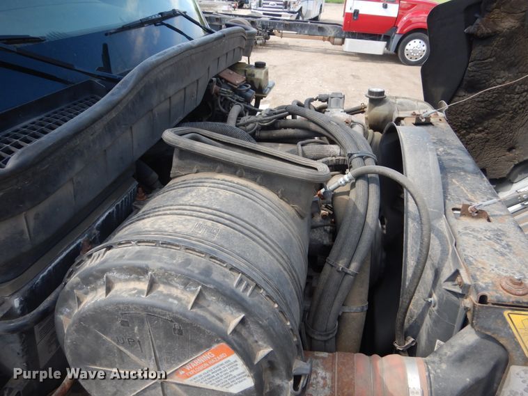 image for item IQ9533 2009 International 4300  truck cab and chassis