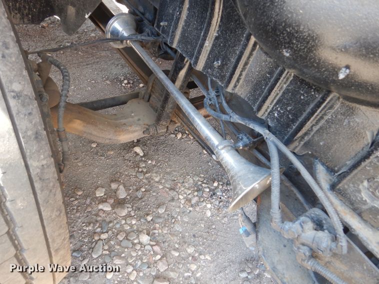 image for item IQ9533 2009 International 4300  truck cab and chassis