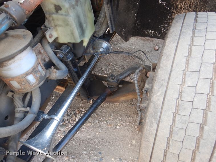 image for item IQ9533 2009 International 4300  truck cab and chassis