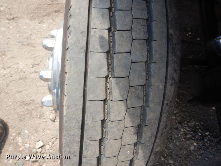 image for item IQ9533 2009 International 4300  truck cab and chassis