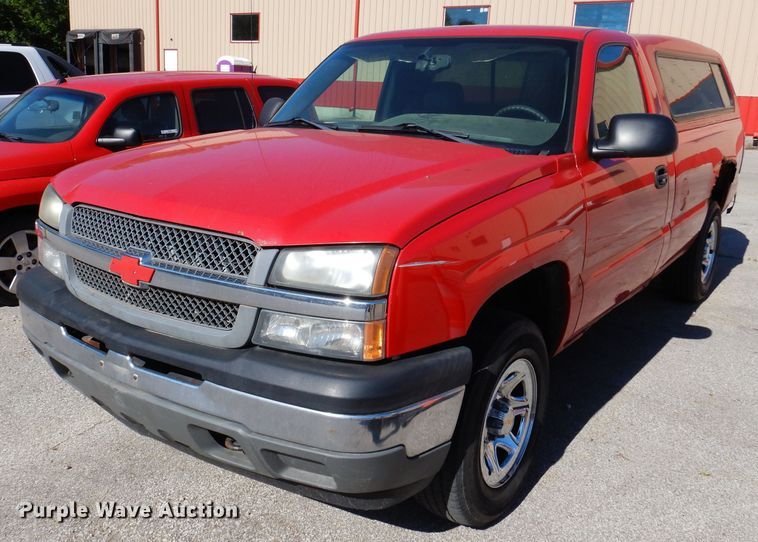 image for item IQ9583 2005 Chevrolet 1500 Silverado  pickup truck