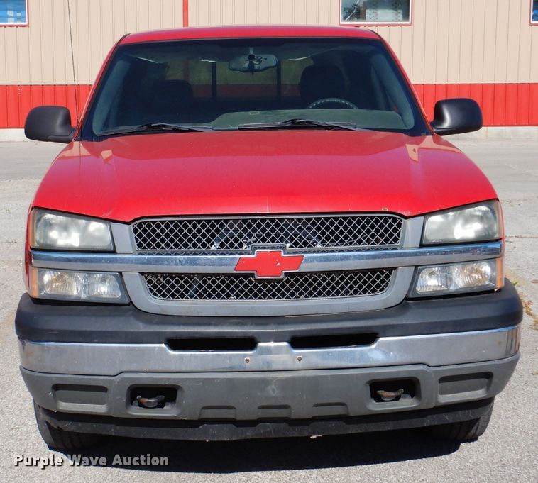 image for item IQ9583 2005 Chevrolet 1500 Silverado  pickup truck