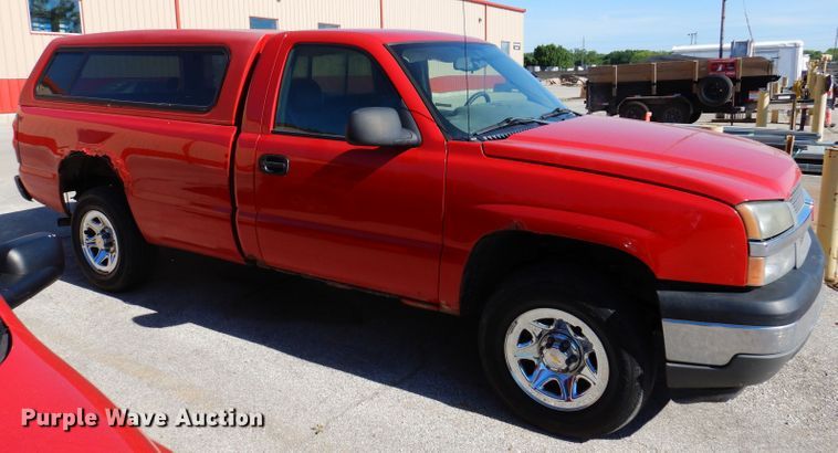 image for item IQ9583 2005 Chevrolet 1500 Silverado  pickup truck