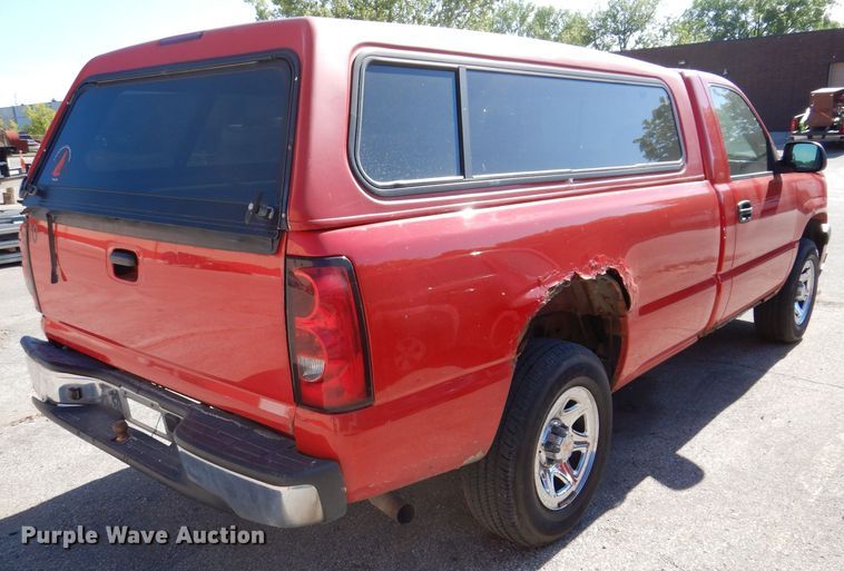 image for item IQ9583 2005 Chevrolet 1500 Silverado  pickup truck