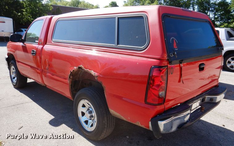 image for item IQ9583 2005 Chevrolet 1500 Silverado  pickup truck