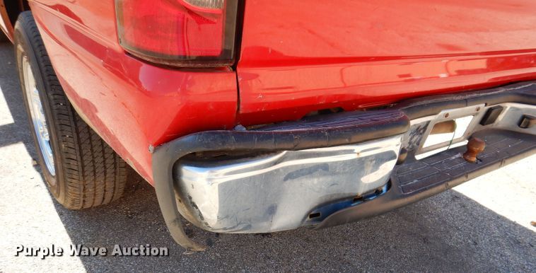 image for item IQ9583 2005 Chevrolet 1500 Silverado  pickup truck