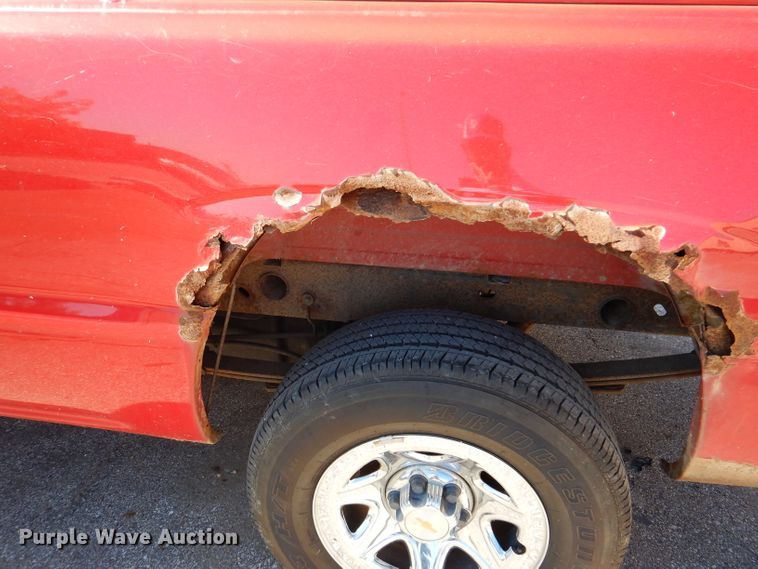 image for item IQ9583 2005 Chevrolet 1500 Silverado  pickup truck