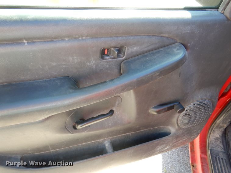 image for item IQ9583 2005 Chevrolet 1500 Silverado  pickup truck