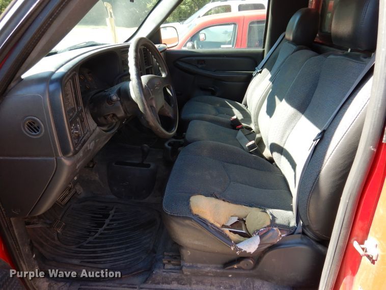 image for item IQ9583 2005 Chevrolet 1500 Silverado  pickup truck