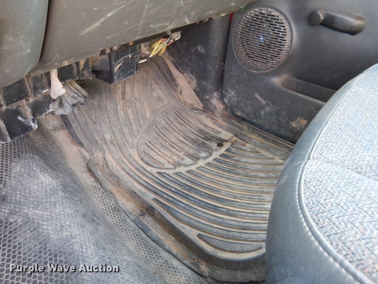 image for item IQ9583 2005 Chevrolet 1500 Silverado  pickup truck