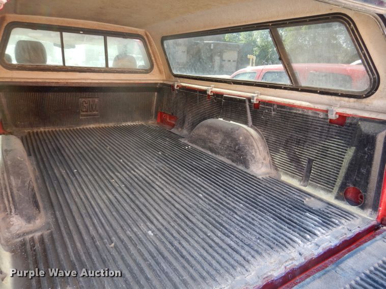 image for item IQ9583 2005 Chevrolet 1500 Silverado  pickup truck