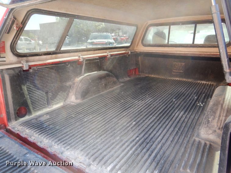 image for item IQ9583 2005 Chevrolet 1500 Silverado  pickup truck