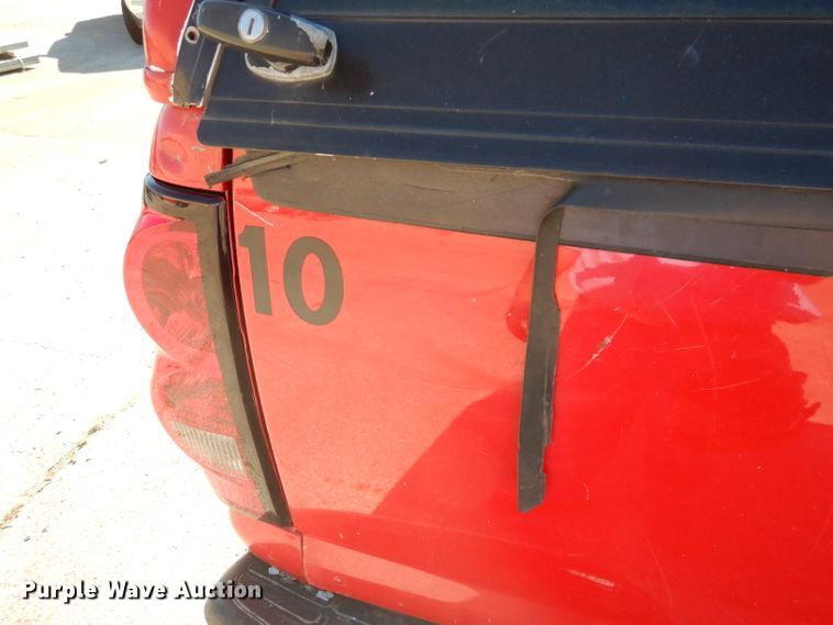 image for item IQ9583 2005 Chevrolet 1500 Silverado  pickup truck