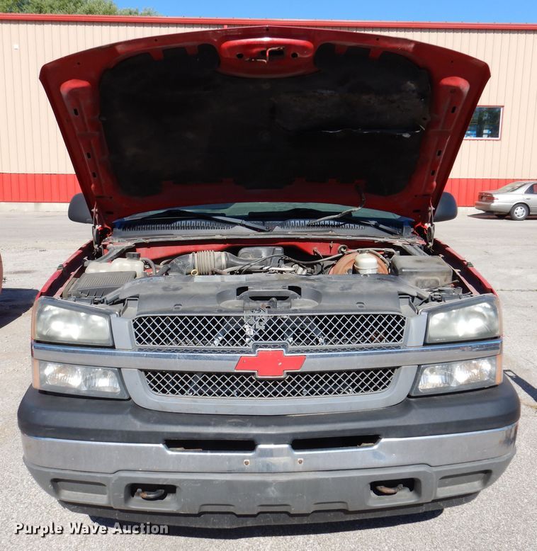 image for item IQ9583 2005 Chevrolet 1500 Silverado  pickup truck