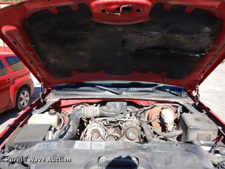 image for item IQ9583 2005 Chevrolet 1500 Silverado  pickup truck