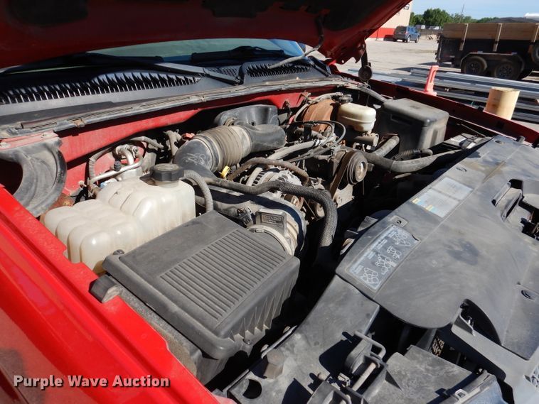 image for item IQ9583 2005 Chevrolet 1500 Silverado  pickup truck