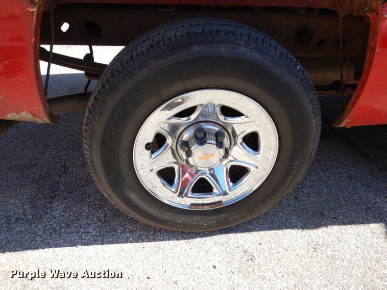 image for item IQ9583 2005 Chevrolet 1500 Silverado  pickup truck