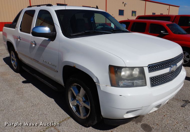 image for item IQ9585 2007 Chevrolet Avalanche LTZ  Crew Cab pickup truck