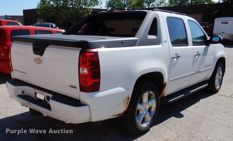image for item IQ9585 2007 Chevrolet Avalanche LTZ  Crew Cab pickup truck
