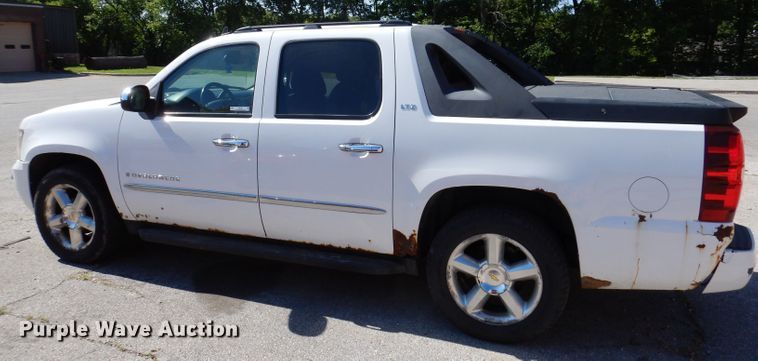 image for item IQ9585 2007 Chevrolet Avalanche LTZ  Crew Cab pickup truck