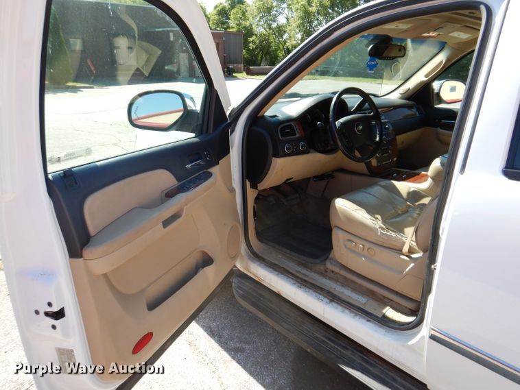 image for item IQ9585 2007 Chevrolet Avalanche LTZ  Crew Cab pickup truck