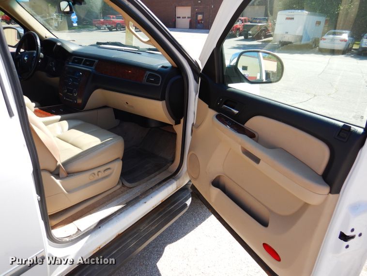 image for item IQ9585 2007 Chevrolet Avalanche LTZ  Crew Cab pickup truck