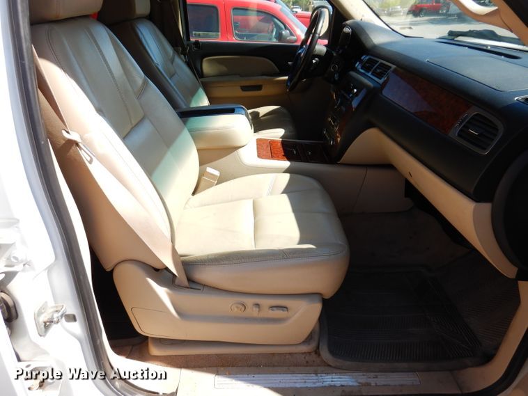 image for item IQ9585 2007 Chevrolet Avalanche LTZ  Crew Cab pickup truck