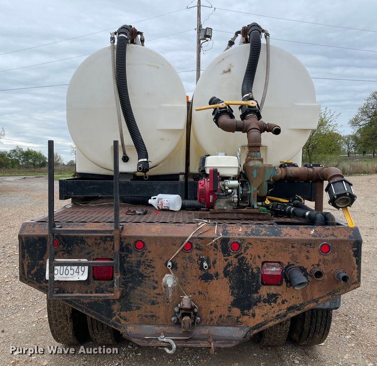 image for item IR9838 1997 International 9200  flatbed truck