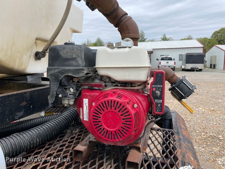 image for item IR9838 1997 International 9200  flatbed truck