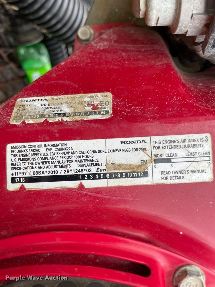 image for item IR9838 1997 International 9200  flatbed truck