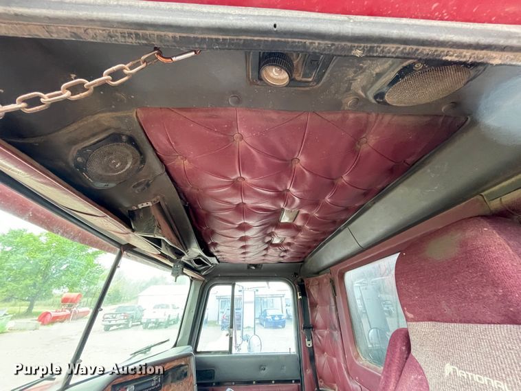 image for item IR9838 1997 International 9200  flatbed truck