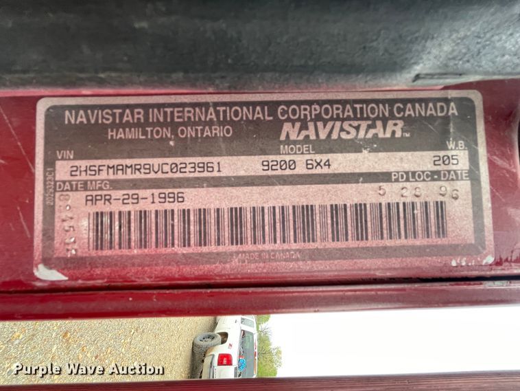 image for item IR9838 1997 International 9200  flatbed truck