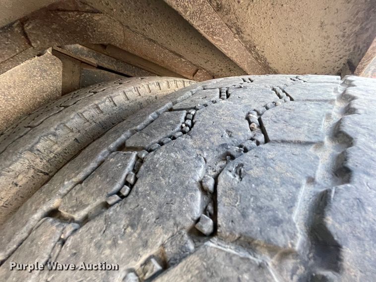 image for item IR9863 2005 Sterling L-Line  roll-off container truck