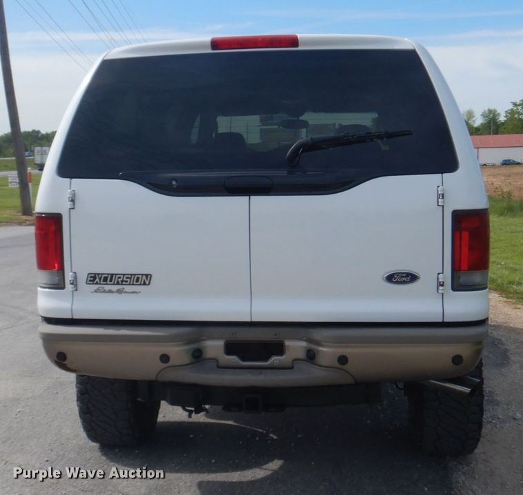 image for item IT9083 2003 Ford Excursion  SUV