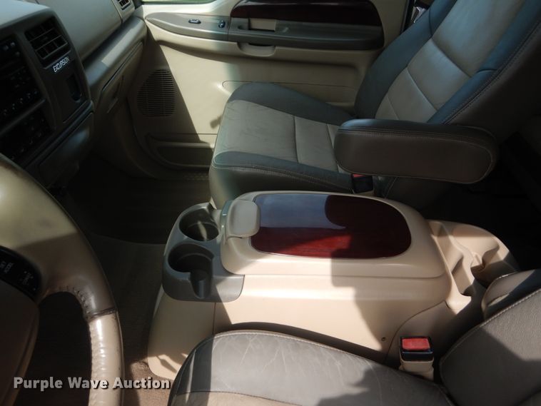 image for item IT9083 2003 Ford Excursion  SUV