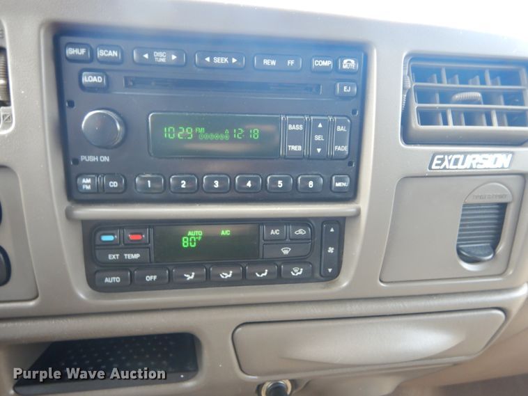 image for item IT9083 2003 Ford Excursion  SUV