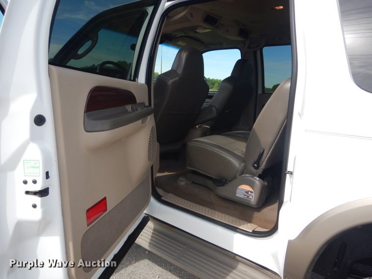 image for item IT9083 2003 Ford Excursion  SUV