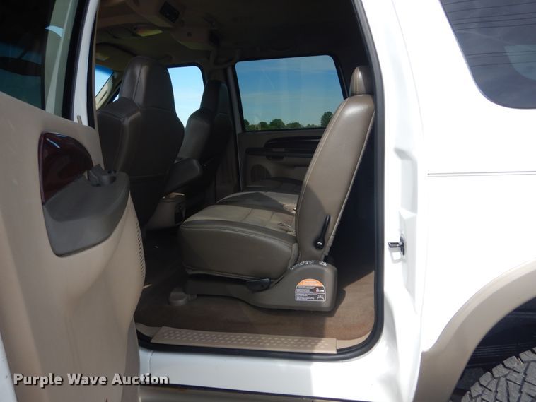 image for item IT9083 2003 Ford Excursion  SUV