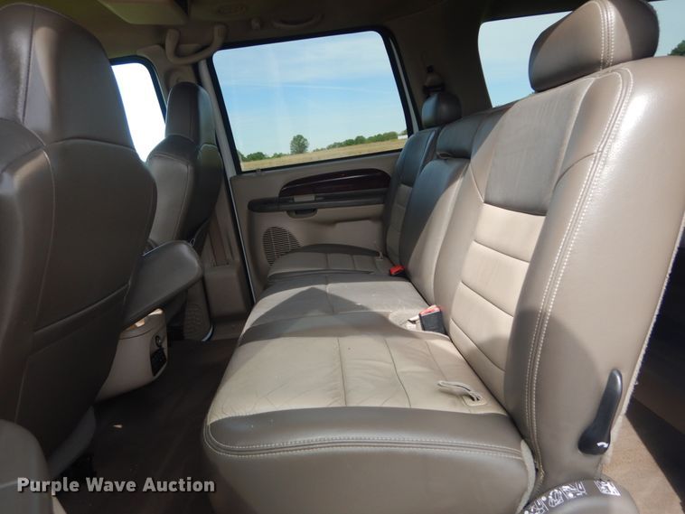 image for item IT9083 2003 Ford Excursion  SUV