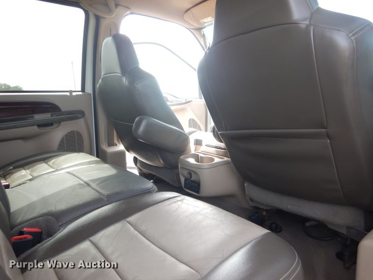 image for item IT9083 2003 Ford Excursion  SUV