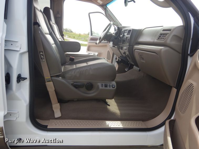 image for item IT9083 2003 Ford Excursion  SUV