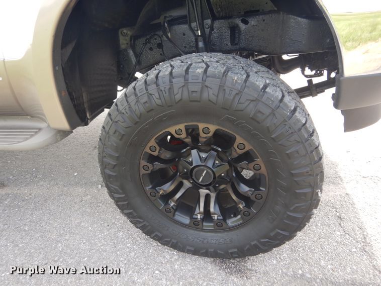 image for item IT9083 2003 Ford Excursion  SUV