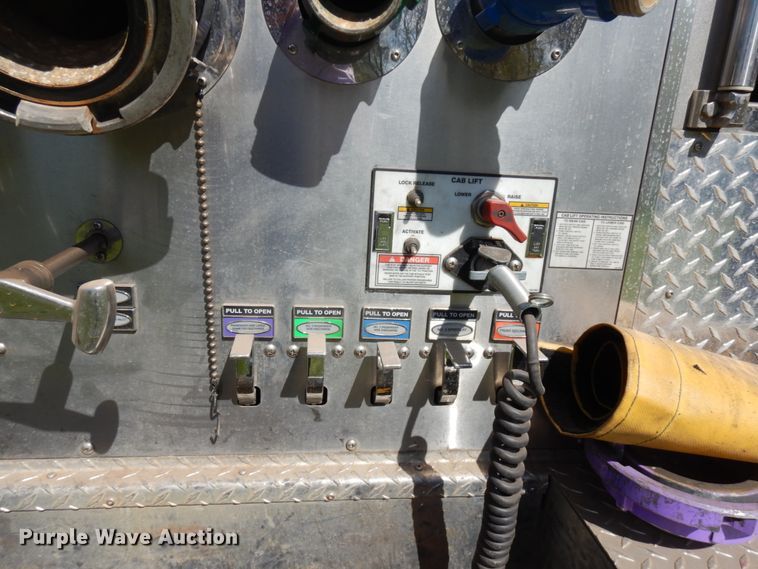 image for item IT9254 2008 Pierce  pumper fire truck